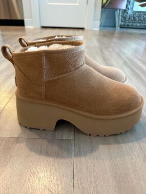 Ugh Class Ultra Mini Classic New Heights platform boots